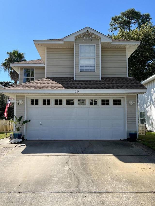 219 Twin Lakes Lane home for sale in Twin Lakes Estates