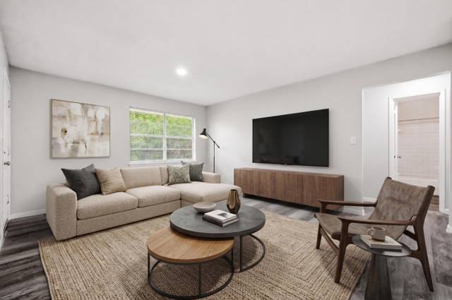 609 Colonial Drive #8