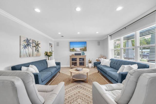 11 SE Waynel Circle home for sale in Villa Russ Park