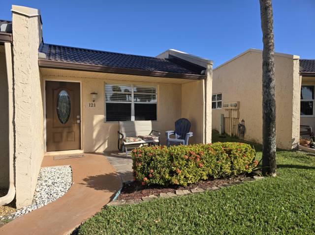 121 Lake Gloria Drive home for sale in Golden Lakes Village