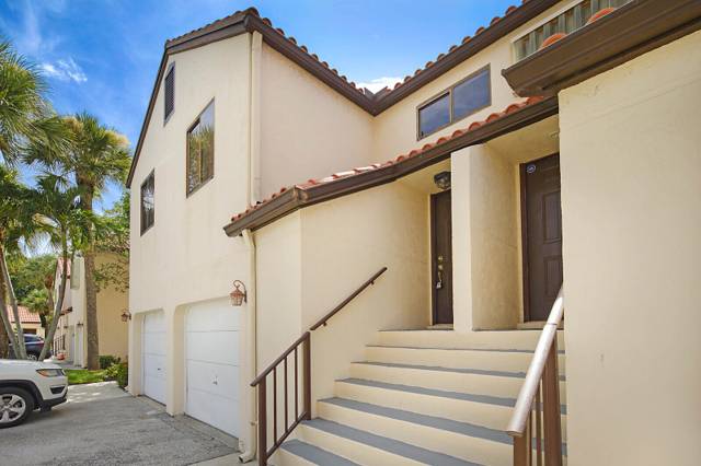 9 Vía De Casas Sur #203 home for sale in South Lake