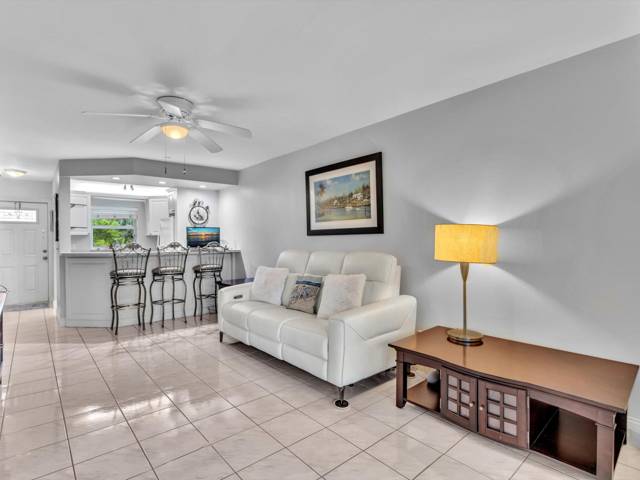 Sandalfoot Blvd Apartments Condo