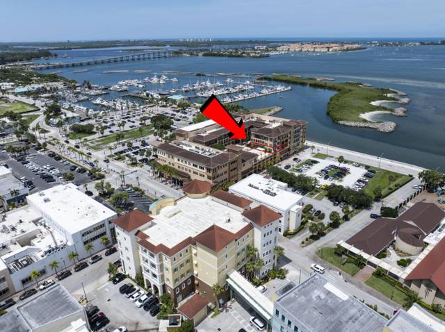 Renaissance On The River, A Condominium