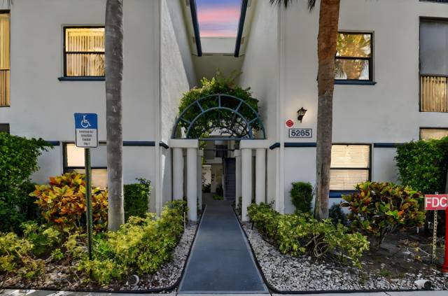 Illustre Village Condo