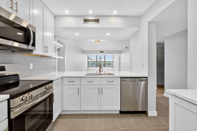 Whitehall Condo Of The Lands Of The President