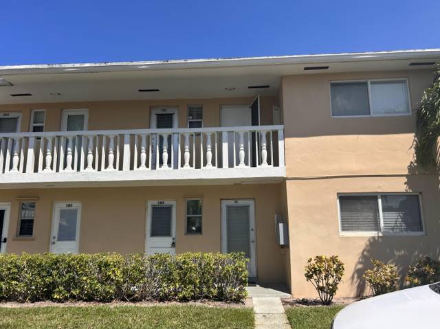 2214 NE 1st Way #106