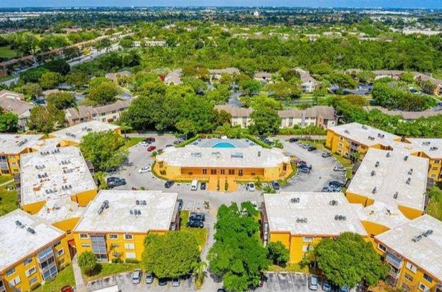 4374 NW 9th Avenue #17-3b home for sale in Heritage Circle