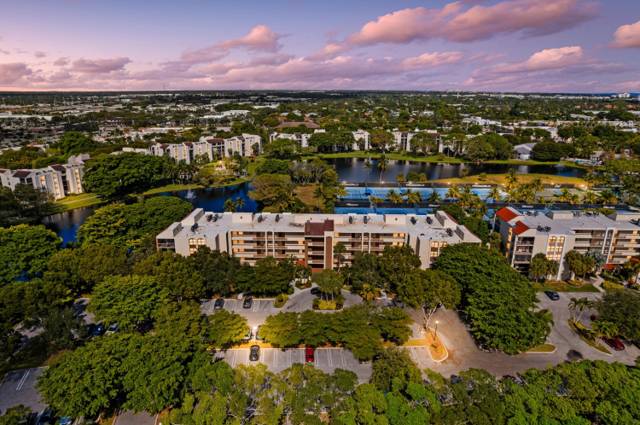 Lavers Resort & Racquet Club