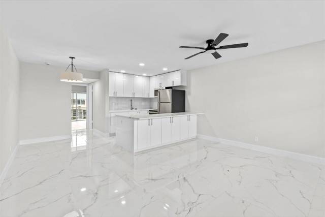 17 Andover A home for sale in Andover Condos