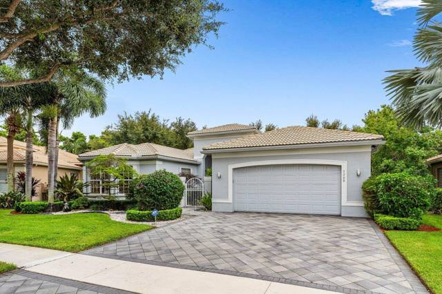 Valencia Pointe