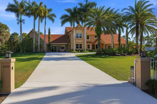 14410 64th Way home for sale in Palm Beach Country Estates