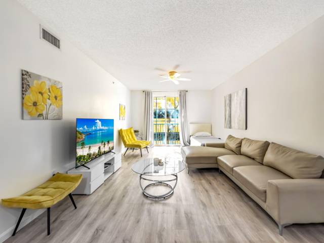 630 S Sapodilla Avenue #218 home for sale in Courtyards In Cityplace Condo