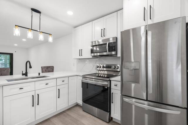 5 Abbey Lane #207