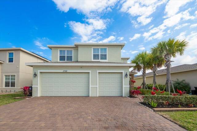 1700 NW Vivanco Street home for sale in Vizcaya Falls