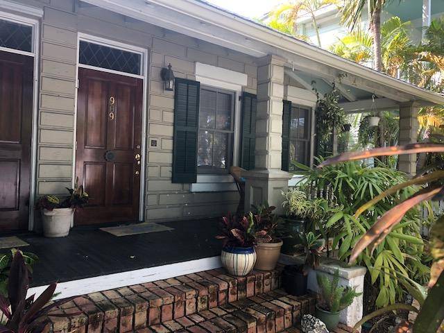 909 United Street