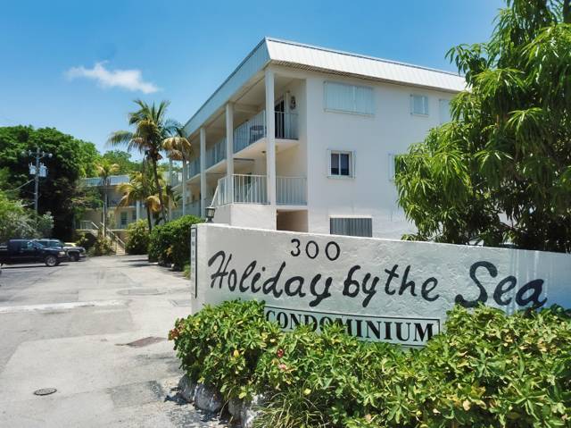 300 Ocean Drive #22