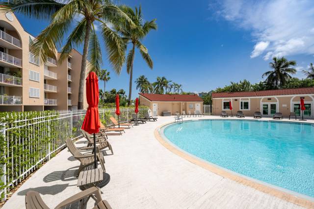 3930 S 3930 Roosevelt Boulevard #S303