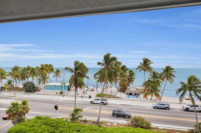 1901 S Roosevelt Boulevard #401E