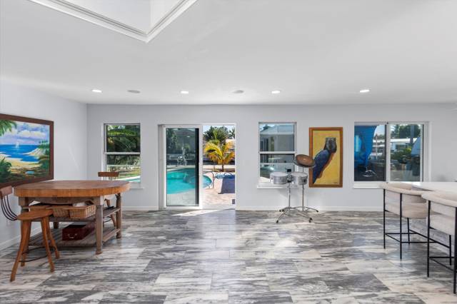 2924 Riviera Drive