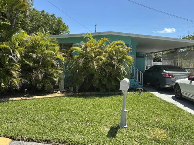 802 N Topaz