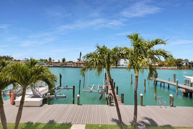 95 Coco Plum Drive #2D