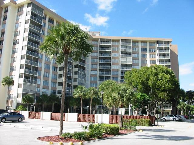 Country Club Tower