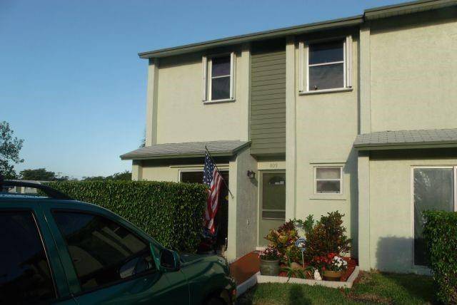 809 Crystal Lake Drive #809 home for sale in Crystal View Townhomes
