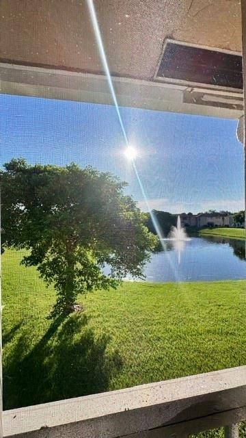 Lakewood Village Coral SpHomes for Sale in Coral Springs, FL