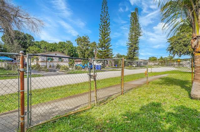 Royal Palms Park