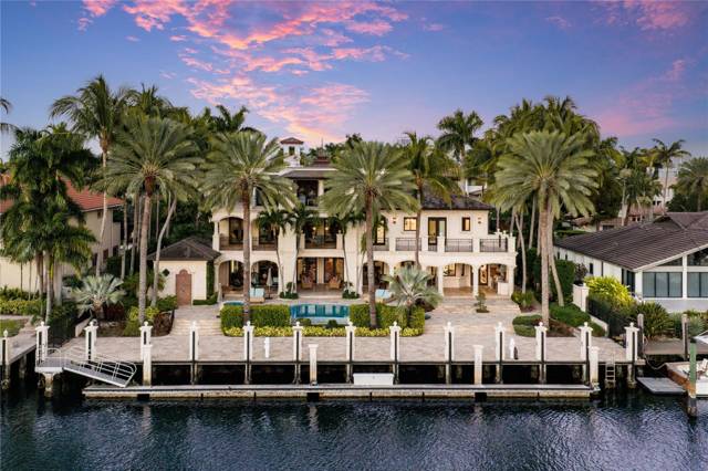2430 Del Lago Drive home for sale in Del Lago Isle