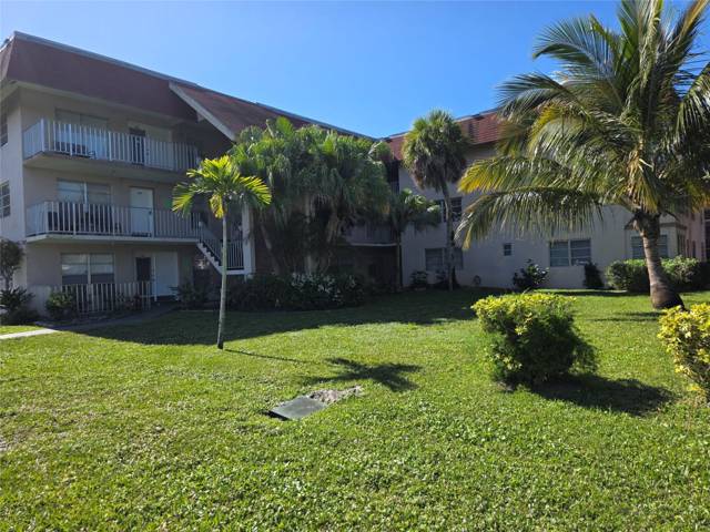 Lauderdale Oaks Condo