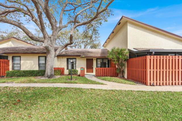 8091 SE Villa Circle, home for sale in Hobe Sound