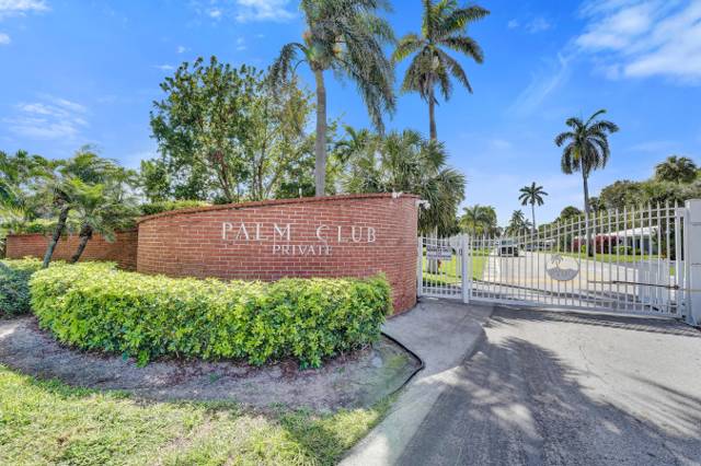 Palm Yacht & Beach Club