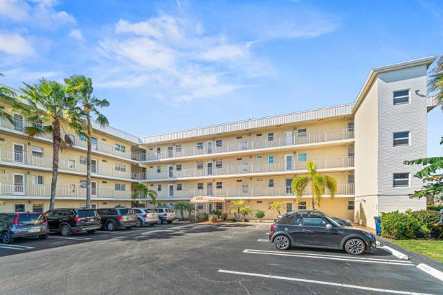 2515 NE 1st Court #4100 home for sale in Village Royale On The Green Condo