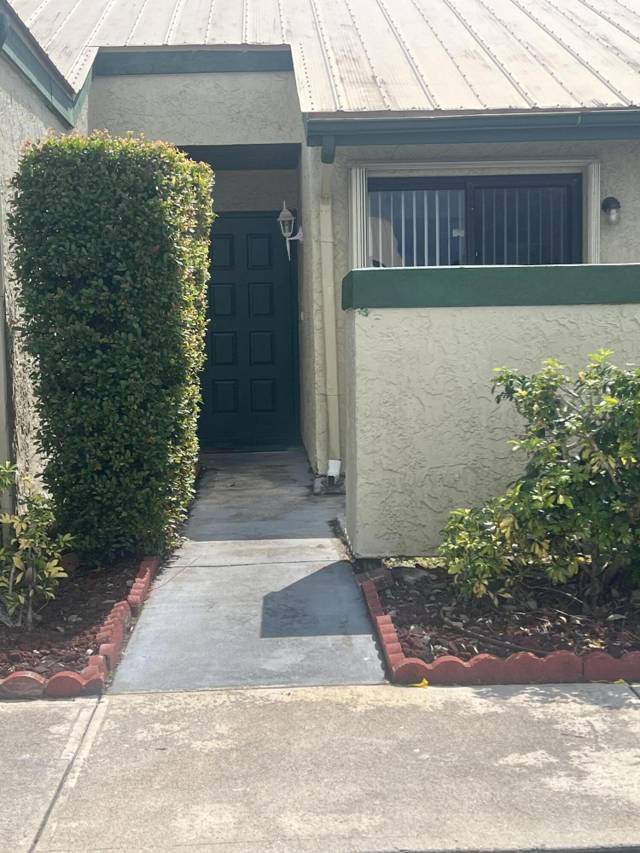566 SW Sara Boulevard