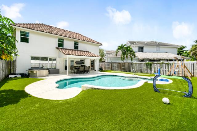 141 St Michaels Court home for sale in Stonebriar At Maplewood