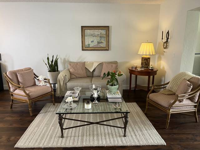 Cresthaven Townhomes