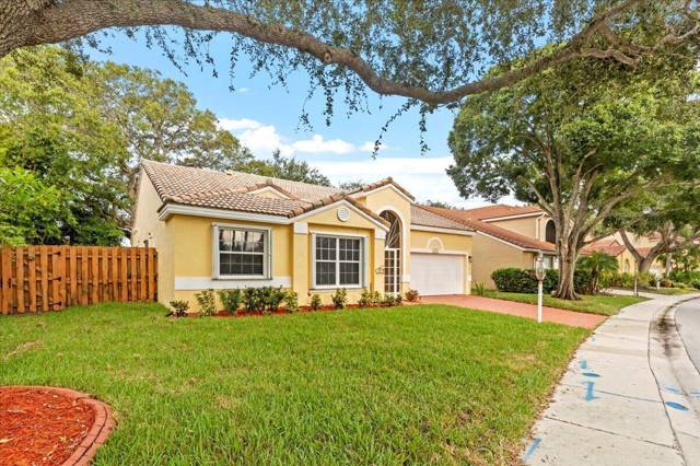 1033 W Siena Oaks Cir Circle home for sale in Siena Oaks