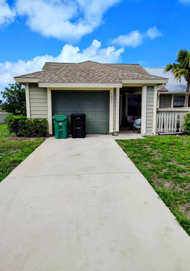 1501 SE Dewberry Court