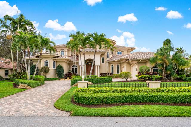 4304 Saint Andrews Drive home for sale in Pine Tree Golf Club