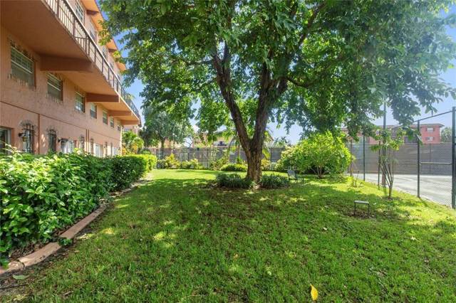 Tennis Club Tilden Condo