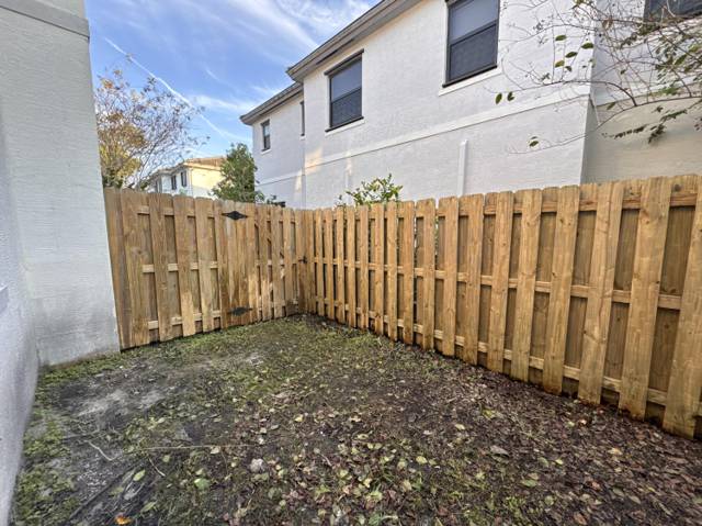 1606 SW 28th Court