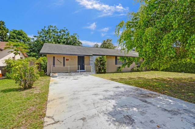 2886 Floral Road, home for sale in Lake Worth
