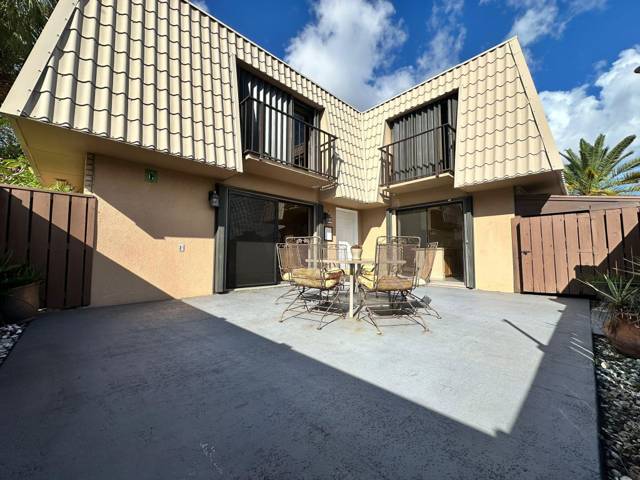 5718 57th Way home for sale in Village Of Sandalwood Lakes South