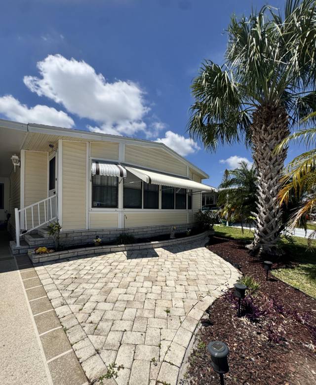 14041 Zorzal Avenue