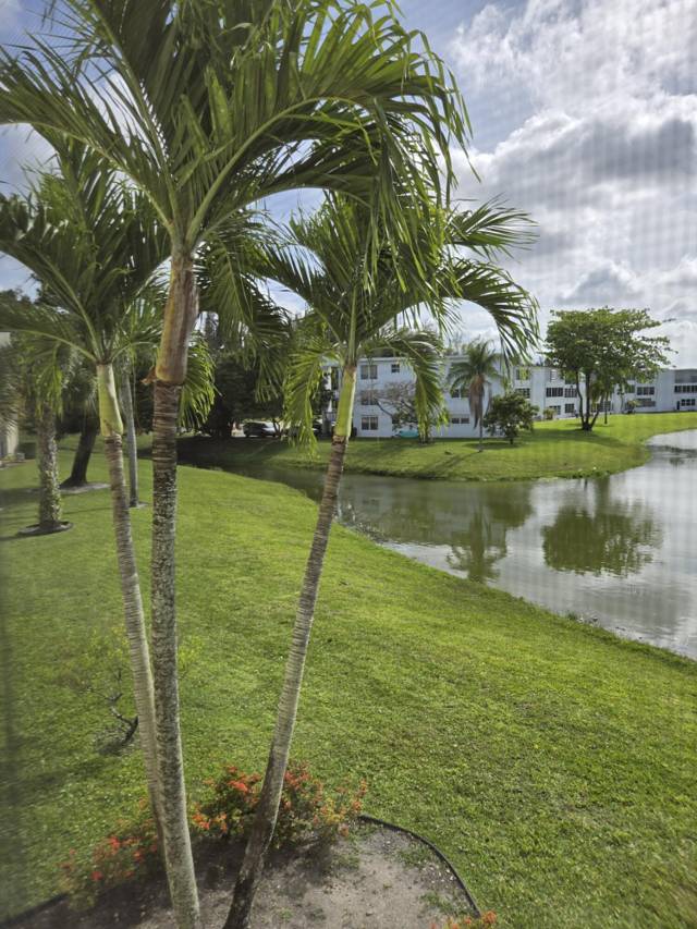  home for sale in Wellington Condos