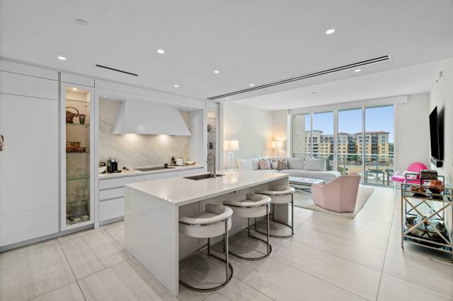 200 SE Mizner Boulevard #810, Boca Raton 33432 home for sale