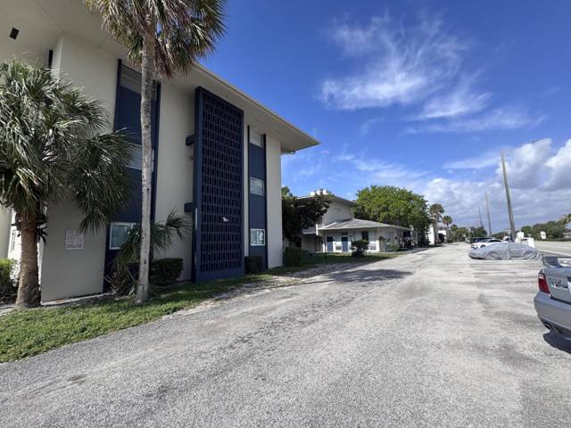 1150 E Sample Road #204