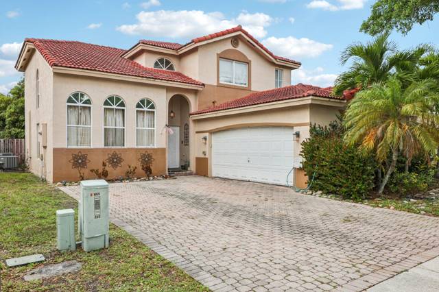 405 E Royal Cove Circle home for sale in West Park-West