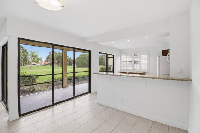 Clubhouse Court Condo